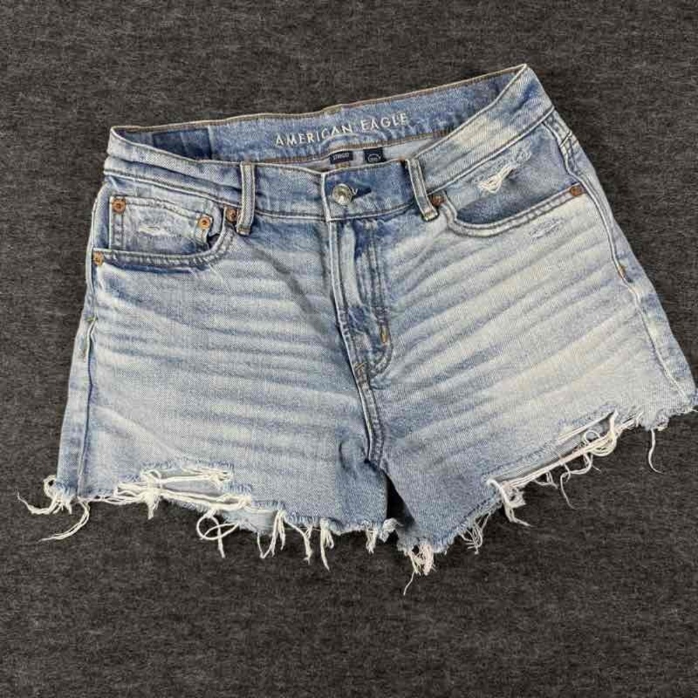 American Eagle Women's Distressed Raw Hem Denim Shorts Blue size 4